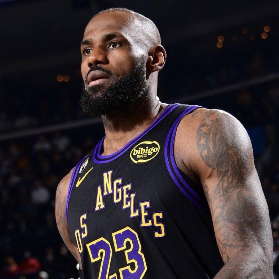 天天斗地主-记者:詹姆斯赛季后有三选择,降薪留队、自由加盟别队、退役